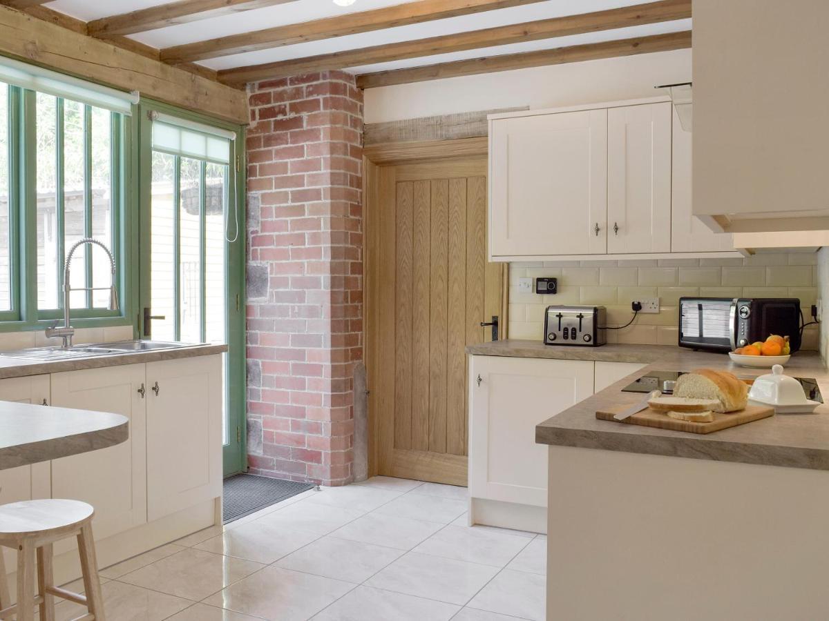 The Coach House At Stable Cottage Derwydd Exterior photo